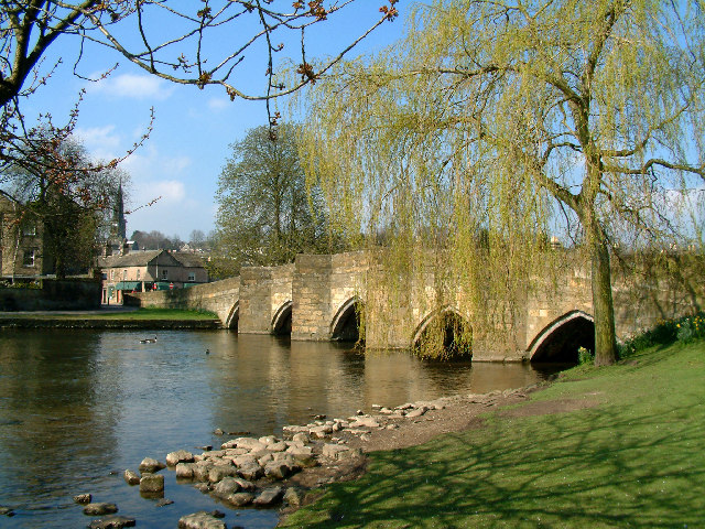 Bakewell-Bridge-Derbyshire.jpg
